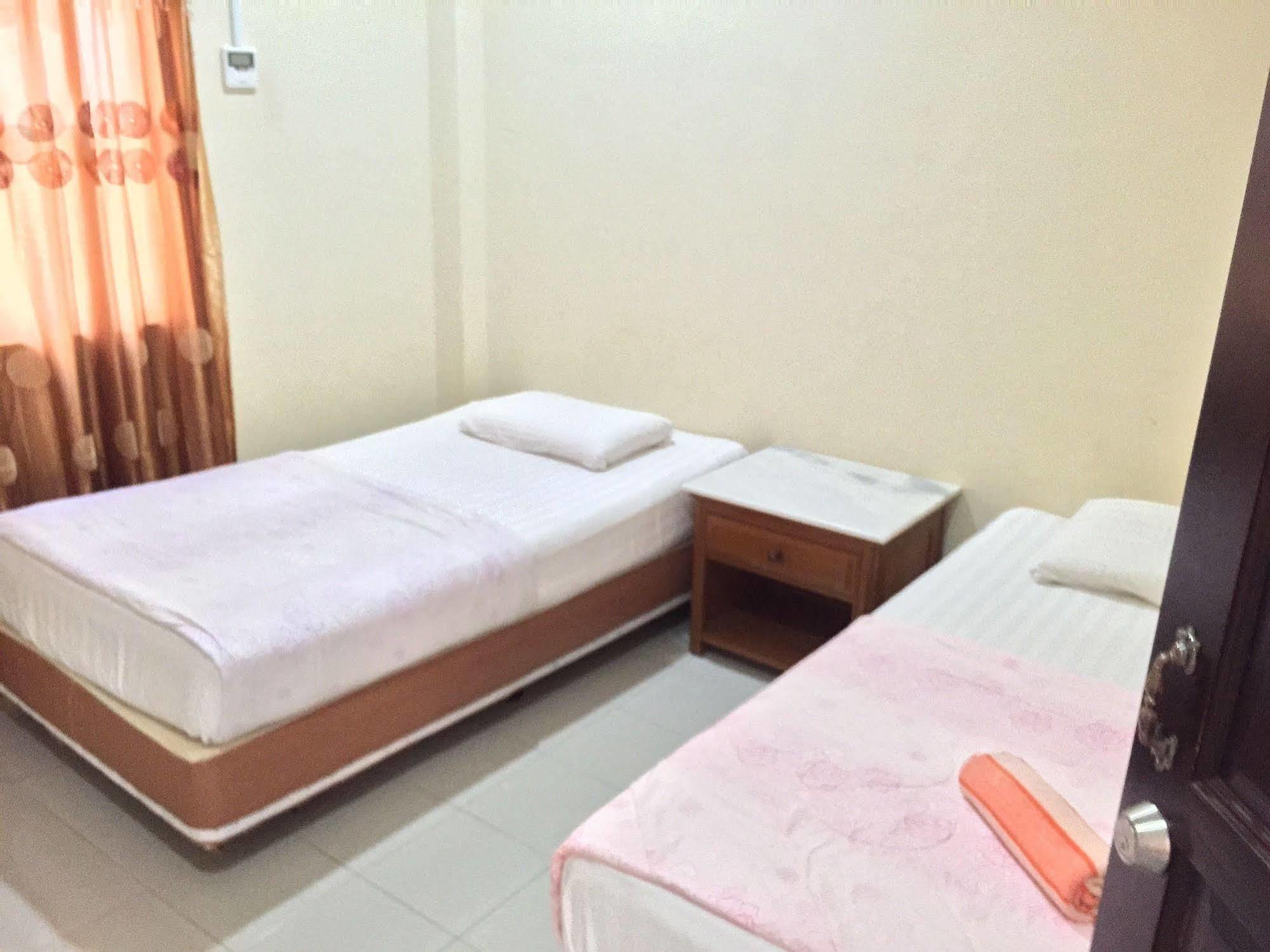 Adina Drive In Motel Langkawi Exterior photo